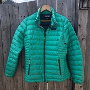 ⭐️PATAGONIA green lightweight jacket